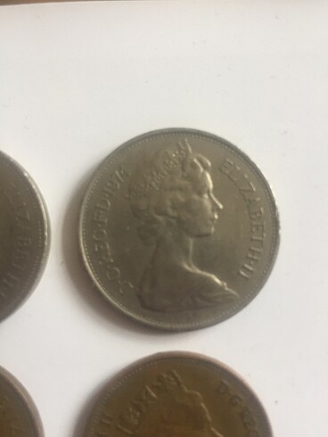 36 adet II. elizabeth parası