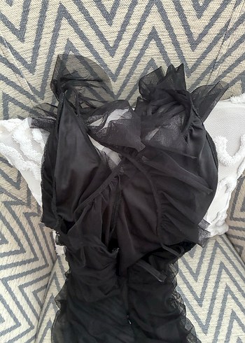 34 Beden siyah Renk Siyah Fırfırlı Tüllü Sırtı Çapraz Mini Elbise