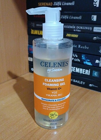 Celenes C Vitaminli Yüz Yıkama Jeli 