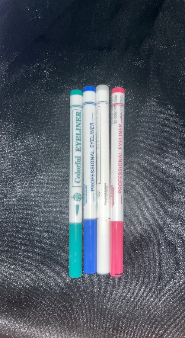 Çok Renkli İnce Uçlu Eyeliner - Görsel 2