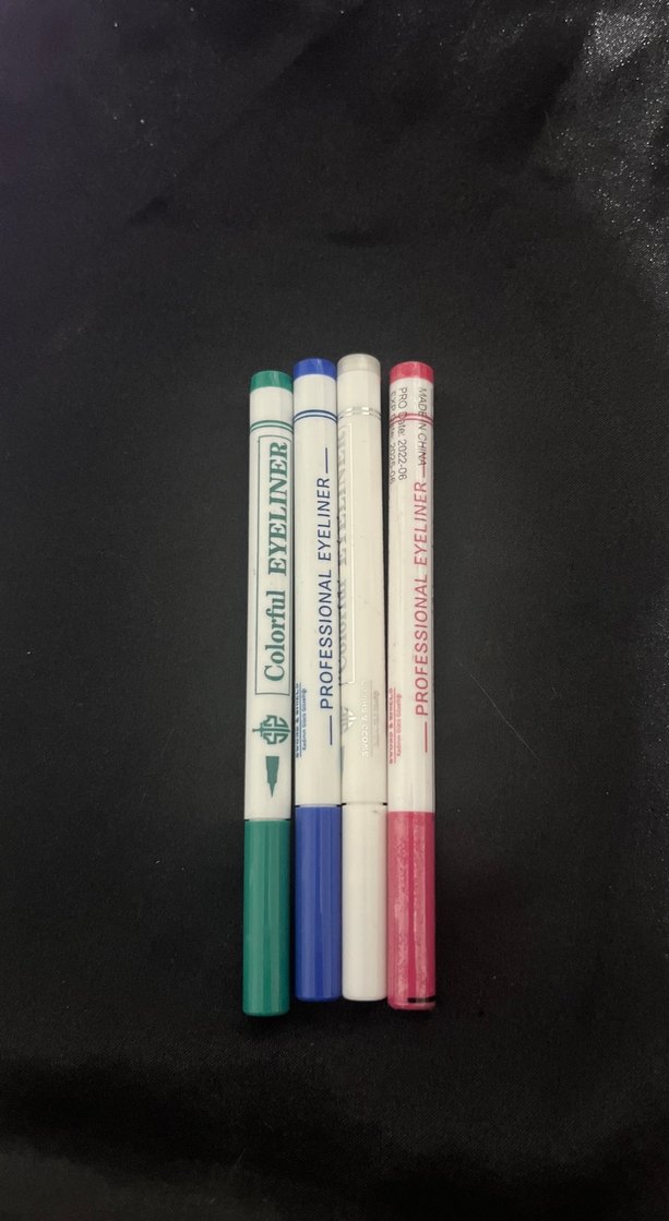 Çok Renkli İnce Uçlu Eyeliner - Görsel 3