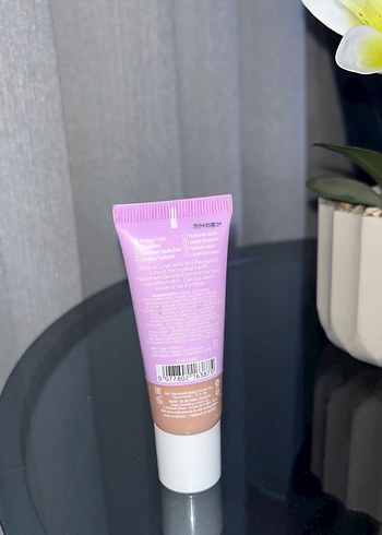 Wet n Wild Megaglo Sıvı Fondöten - Açık Bej - Görsel 2