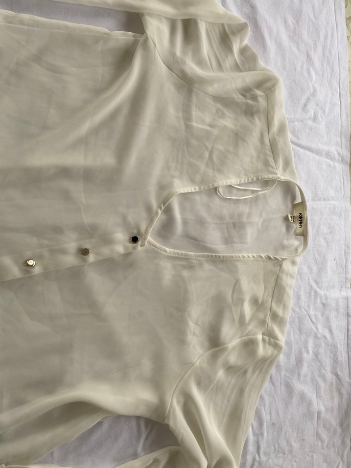 V Yaka Piliseli Beyaz Hamile Bluzu - Görsel 4