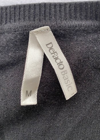 Düğmeli Siyah V Yaka Kadın Hırka - Görsel 4