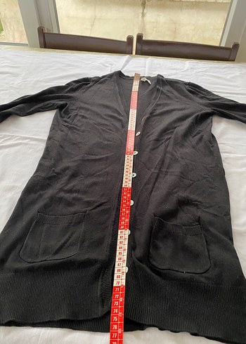 Düğmeli Siyah V Yaka Kadın Hırka - Görsel 2