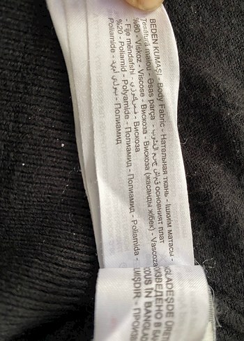 Düğmeli Siyah V Yaka Kadın Hırka - Görsel 3