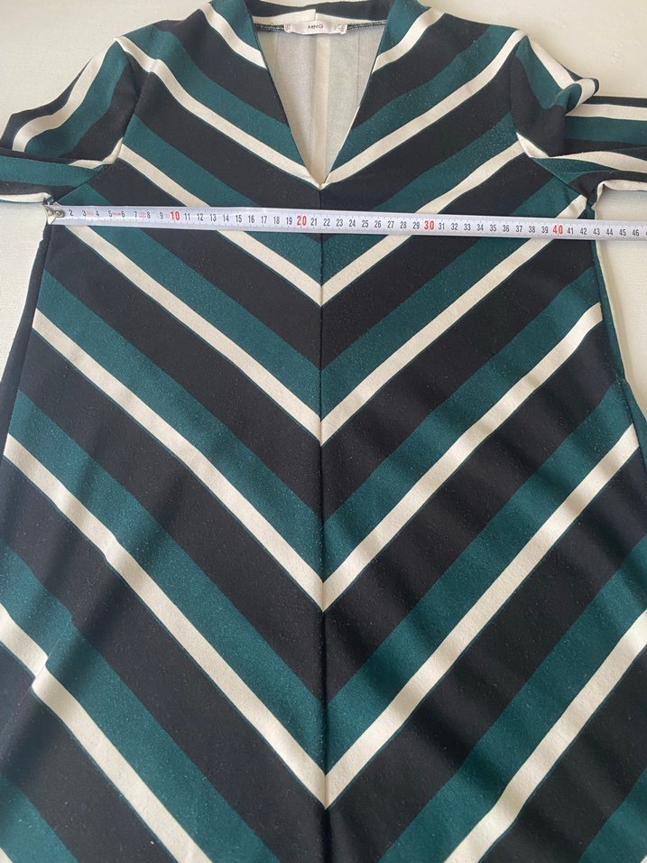 Çizgili V Yaka Midi Triko Elbise - Görsel 5