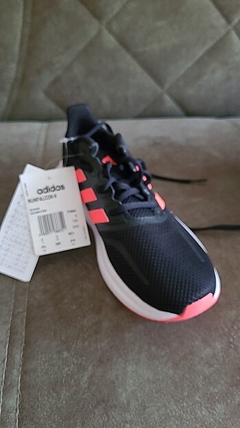 36 Beden siyah Renk Yeni Adidas spor ayakkabi