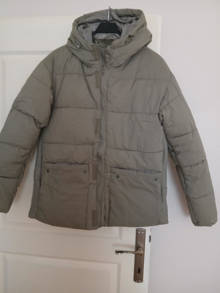 Kapüşonlu Mont, Sokak Stili - Görsel 2