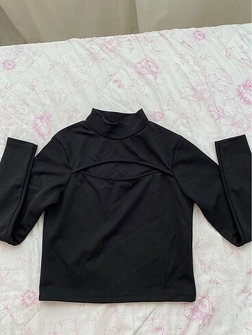 Uzun kollu pencere detaylı boğazlı crop