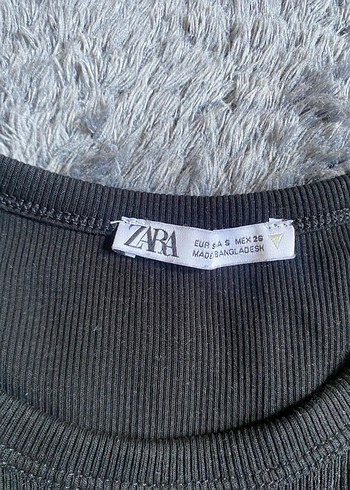 Zara Siyah Yüksek Yakalı Kadın Atlet - Görsel 2