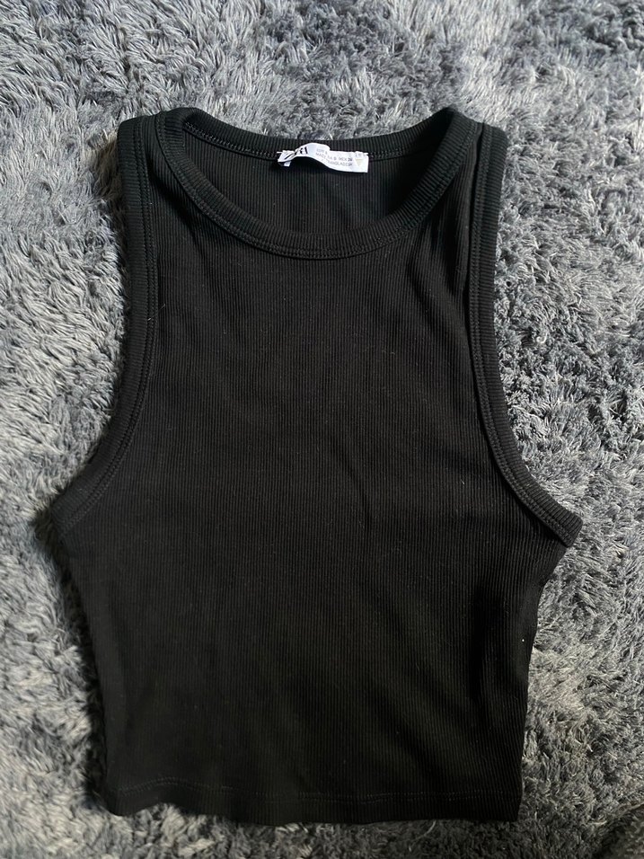 Zara Siyah Yüksek Yakalı Kadın Atlet - Görsel 3