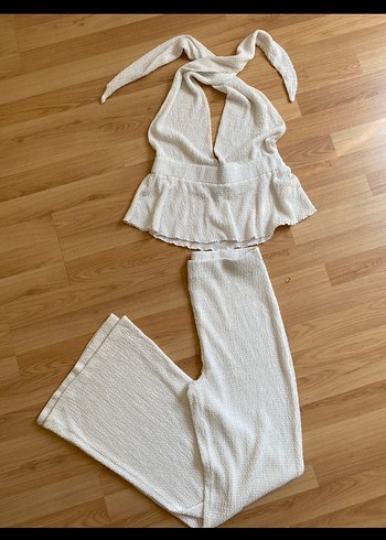 Beyaz Askılı Takım - Görsel 2