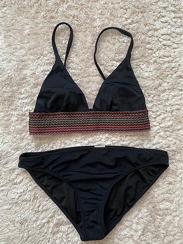 Siyah bikini takımı