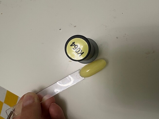 Sarı momo kalıcı oje