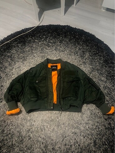 Zara crop mont