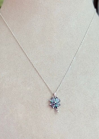 Beden 925 AYAR GÜMÜŞ YONCA KOLYE
