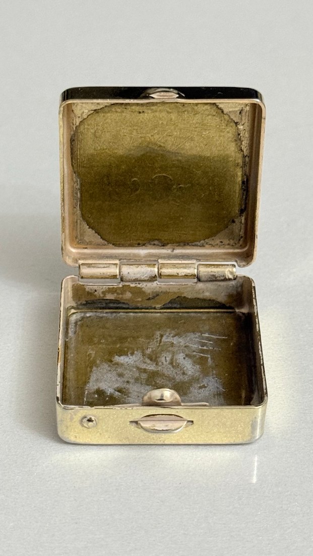 TOLEDO ALTIN KAKMA ENFIYE KUTUSU - Görsel 3