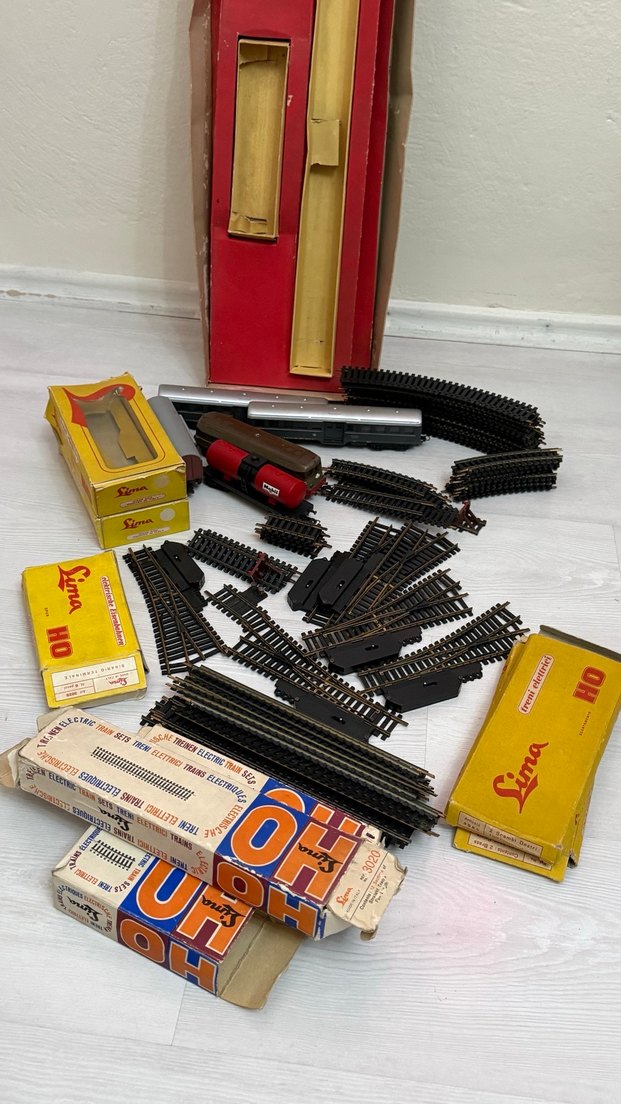 Lima HO Ölçekli Renkli Model Tren Seti - Görsel 5