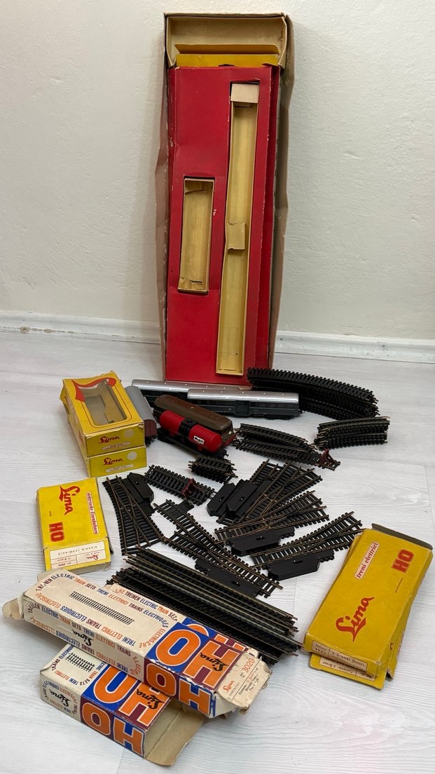 Lima HO Ölçekli Renkli Model Tren Seti - Görsel 4