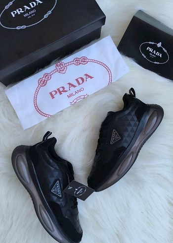 Prada 43