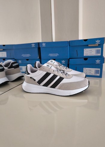 41 Beden beyaz Renk Adidas ERKEK GRİ Siyah Spor Ayakkabı