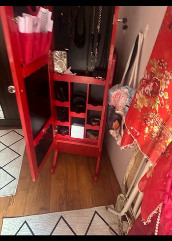 Ikea Takı dolabı aynalı
