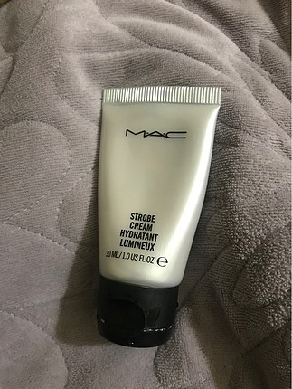 Mac strobe cream