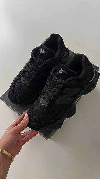 New Balance 9060 ?Triple Black Suede? (36-45)