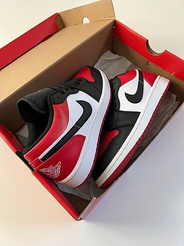 38 Beden kırmızı Renk Nike Air Jordan 1 Low Bred Toe(36-45 arası numaralar)