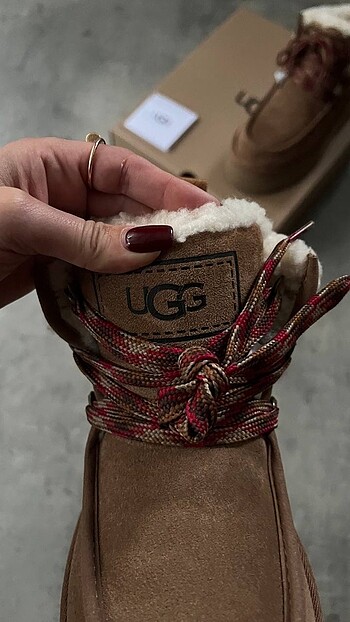 38 Beden ten rengi Renk UGG FW23 Funkarra Boot In Leather (36-41 Arası Numaralar )