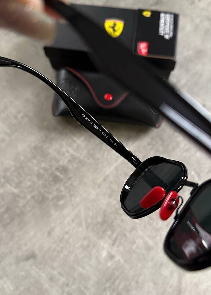 Rayban Ferrari Siyah Cam Siyah Sap - Görsel 4