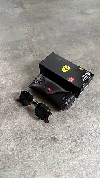 Rayban Ferrari Siyah Cam Kırmızı Sap - Görsel 2