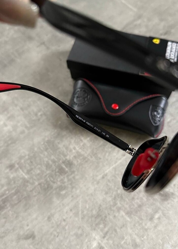 Rayban Ferrari Siyah Cam Kırmızı Sap - Görsel 4
