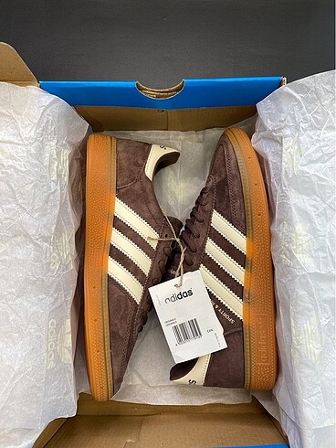 Adidas speziel