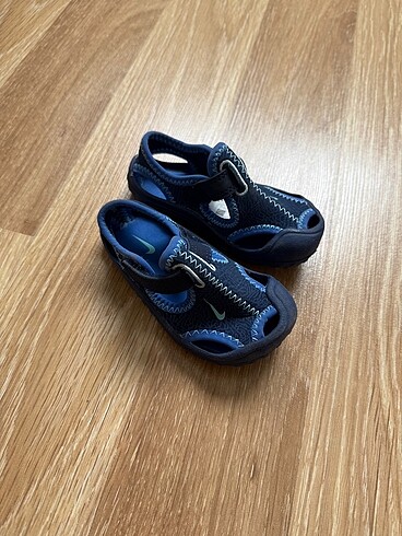 Kullanilmamis nike bebek sandalet