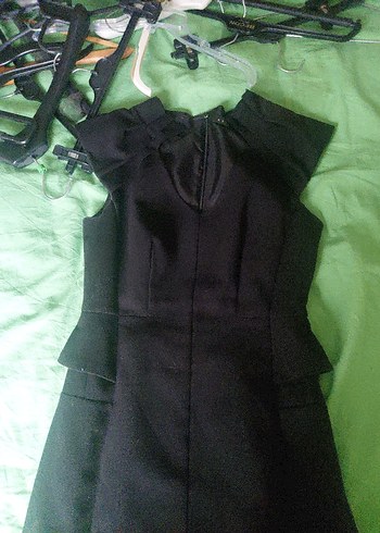 Siyah V Yakalı Drapeli Midi Elbise - Görsel 6