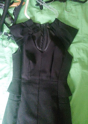 Siyah V Yakalı Drapeli Midi Elbise - Görsel 5