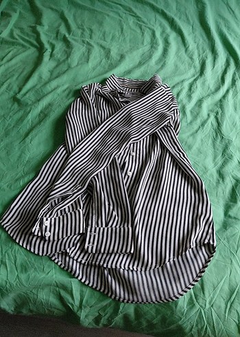 Düğmeli Siyah Beyaz Zebra Desenli Gömlek - Görsel 4