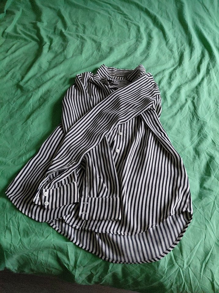 Düğmeli Siyah Beyaz Zebra Desenli Gömlek - Görsel 4