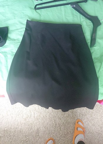 Fiyonk Detaylı Siyah Mini Etek - Görsel 3