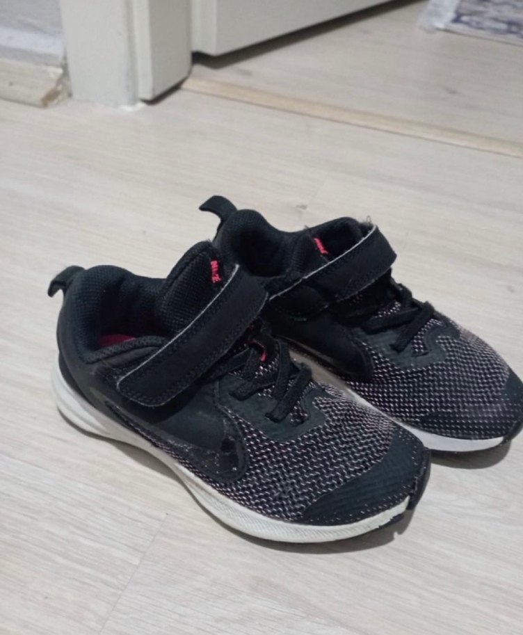 Nike 27 numara Kız Çocuk Siyah Spor Ayakkabı - Görsel 4