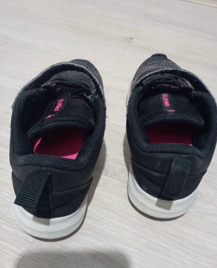 Nike 27 numara Kız Çocuk Siyah Spor Ayakkabı - Görsel 5