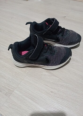 Nike 28 numara kız çocuk spor ayakkabı - Görsel 7