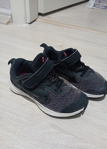 Nike 28 numara kız çocuk spor ayakkabı - Görsel 8