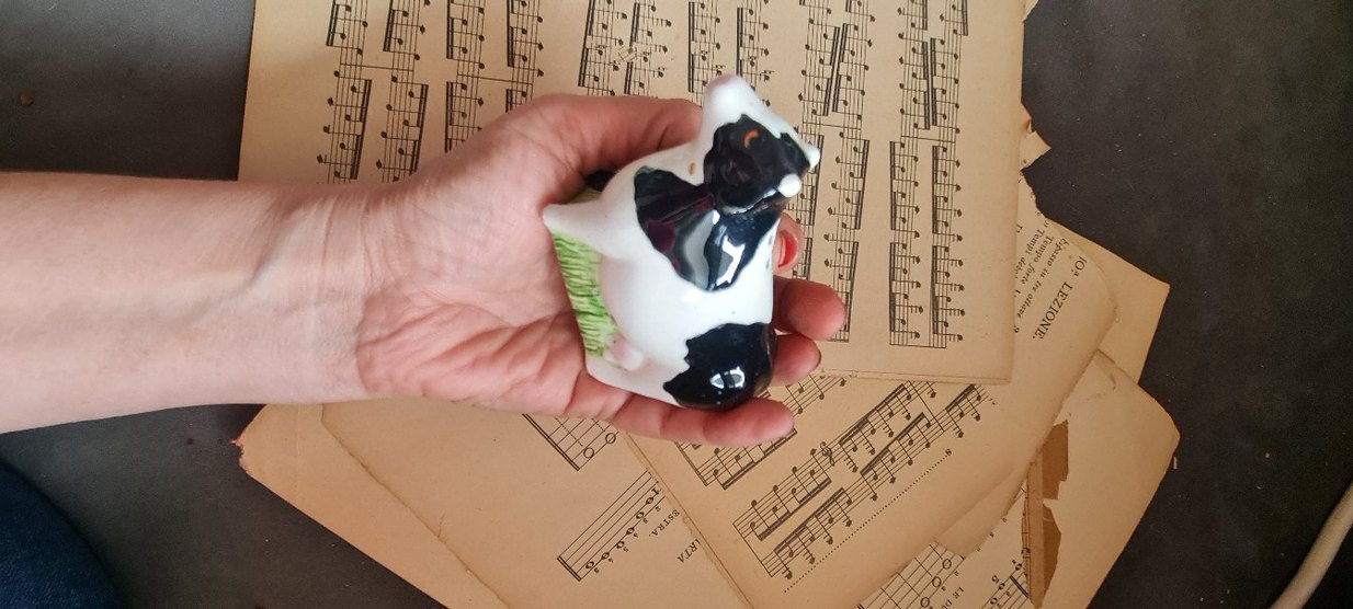 Beyaz Siyah Desenli İnek Figürü - Görsel 3