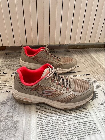 skechers