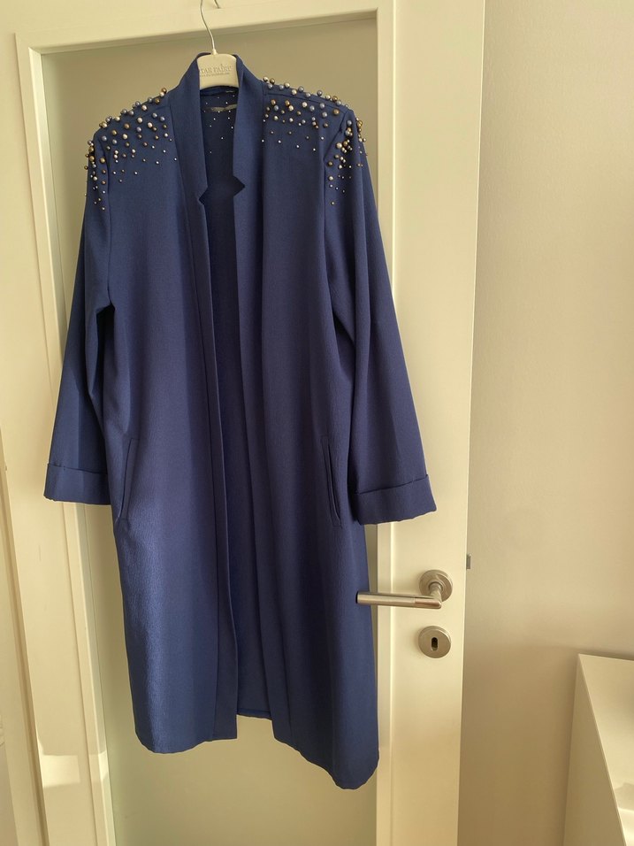 Vatkalı incili Uzun Ceket - Görsel 3