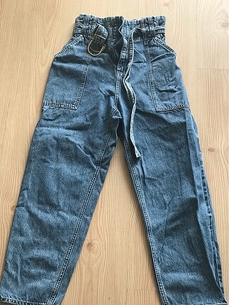 Kemerli beli lastikli jean
