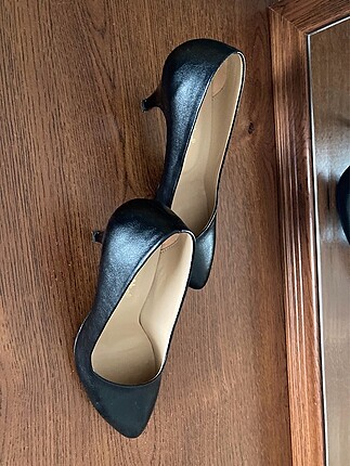 Siyah Kısa Topuklu Stiletto